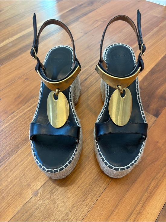 Chloe Shoes - Chole Wedge Espadrille Sandals with Gold Accent - Black size 38